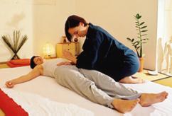 Behandlung mit Shiatsu